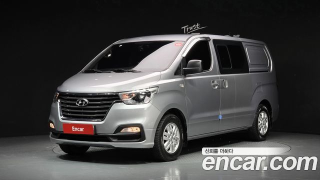 Hyundai Starex Van 5-Seater Smart — пробег 115 072 км — фото 1 из 5