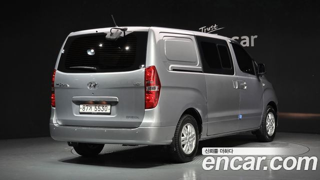Hyundai Starex Van 5-Seater Smart — пробег 115 072 км — фото 2 из 5