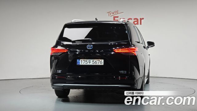 Toyota Sienna 2.5 Hybrid AWD — пробег 64 565 км — фото 4 из 5