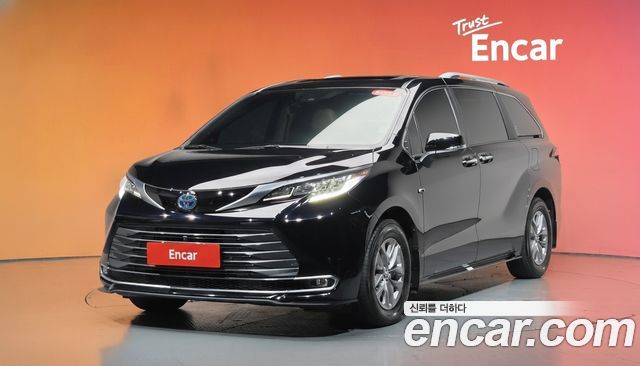 Toyota Sienna 2.5 Hybrid AWD — пробег 64 565 км — фото 1 из 5