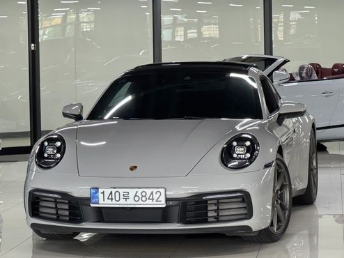 Porsche 911 Carrera — пробег 8 300 км — фото 1 из 5