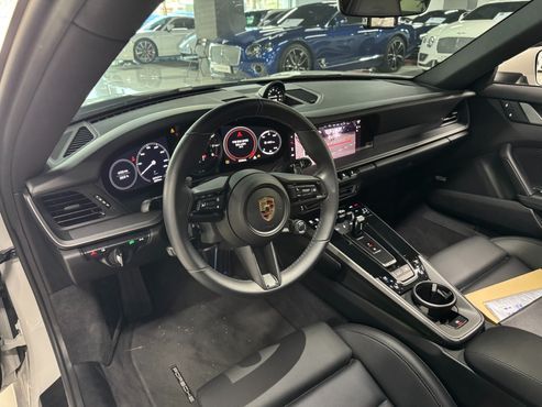 Porsche 911 Carrera — пробег 8 300 км — фото 4 из 5