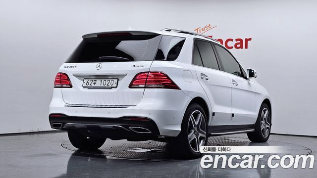 Mercedes-Benz GLE-Class GLE350 d 4MATIC Premium — пробег 101 297 км — фото 2 из 5