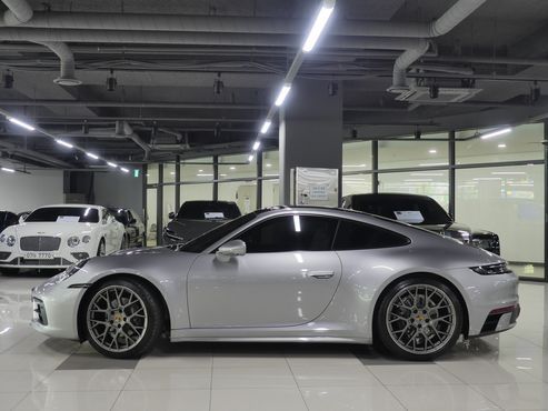 Porsche 911 Carrera 4 — пробег 7 000 км — фото 2 из 5
