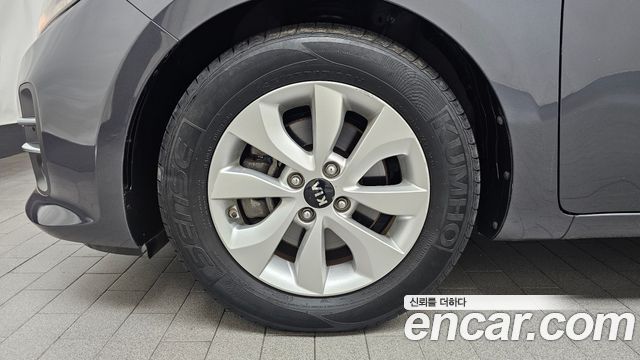 Kia pride Diesel 5DR 1.4 Luxury — пробег 114 929 км — фото 5 из 5