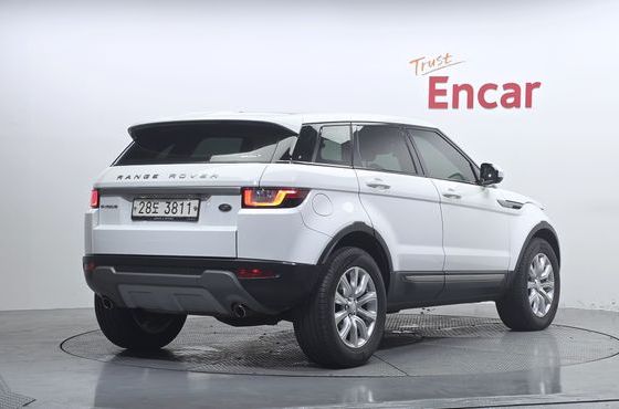 Land Rover Range Rover Evoque 2.0 TD4 SE — пробег 80 442 км — фото 2 из 5
