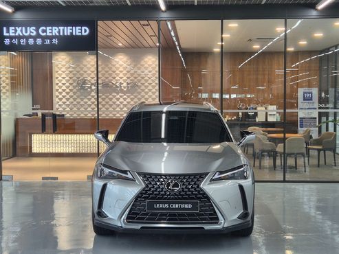 Lexus UX 2.0 2WD — пробег 4 647 км — фото 3 из 5