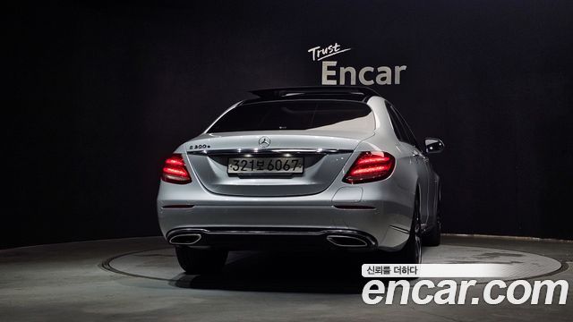 Mercedes-Benz E-Class из Кореи Encar