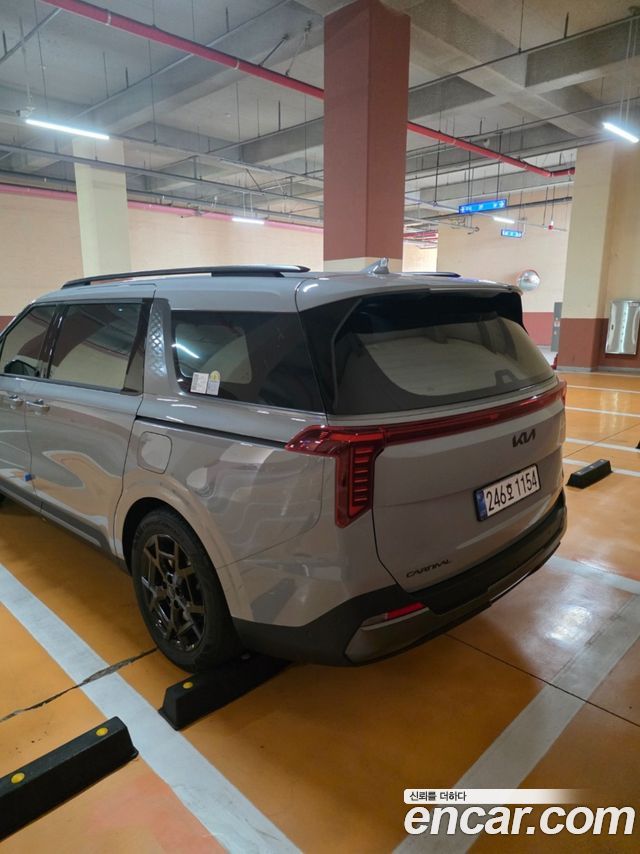 Kia Carnival HEV 7-Seater X Line — пробег 560 км — фото 3 из 5