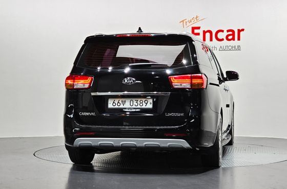 Kia Carnival 7-seater Limousine President — пробег 99 397 км — фото 4 из 5