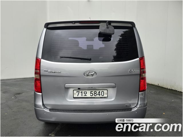 Hyundai Starex 11-Seater Wagon CVX Premium — пробег 188 967 км — фото 4 из 5