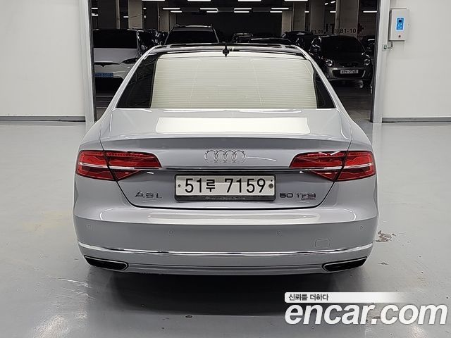 Audi A8 50 TFSI Quattro LWB D4 — пробег 140 000 км — фото 3 из 5