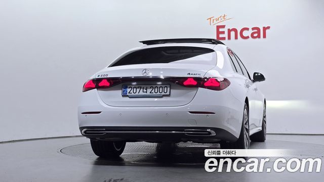 Mercedes-Benz E-Class из Кореи Encar