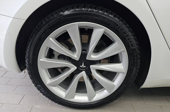 Tesla Model 3 Standard Range Plue RWD — пробег 93 426 км — фото 5 из 5