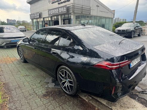 BMW 5-Series 520i M Sport — пробег 2 357 км — фото 3 из 5