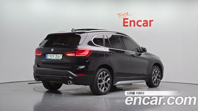 BMW X1 xDrive 18d xLine — пробег 61 670 км — фото 2 из 5
