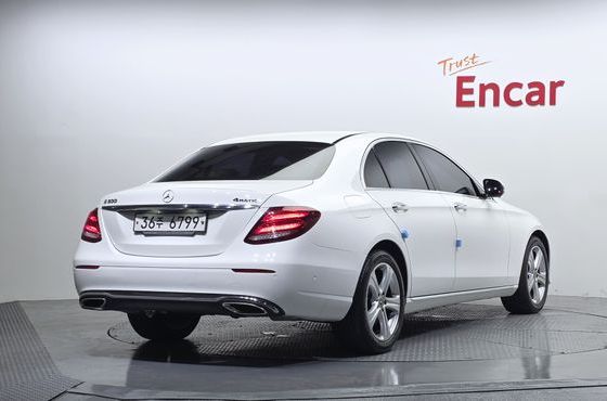 Mercedes-Benz E-Class E300 4MATIC Avnatgarde — пробег 138 649 км — фото 2 из 5