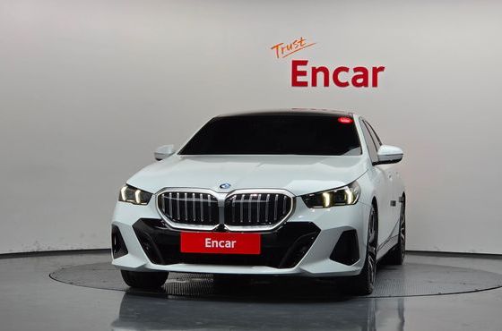 BMW 5-Series 530i xDrive M Sport — пробег 8 821 км — фото 3 из 5