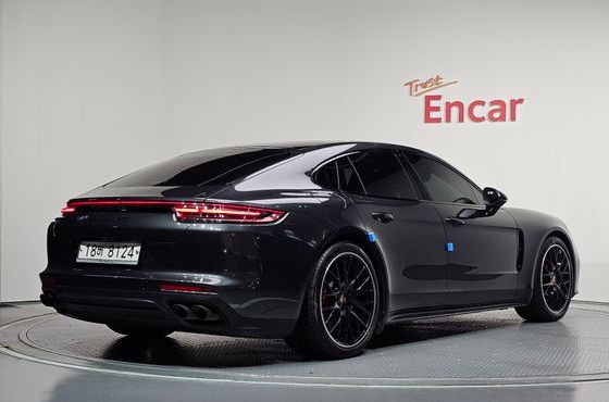 Porsche Panamera 4.0 GTS — пробег 75 286 км — фото 2 из 5