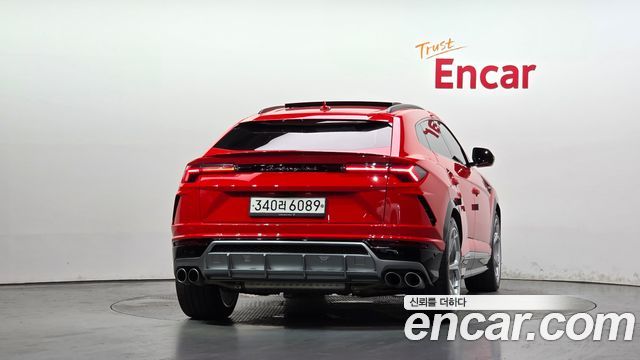 Lamborghini Urus из Кореи Encar