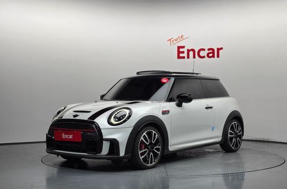 Mini Cooper JCW Launch Pack Third Generation — пробег 33 764 км — фото 1 из 5