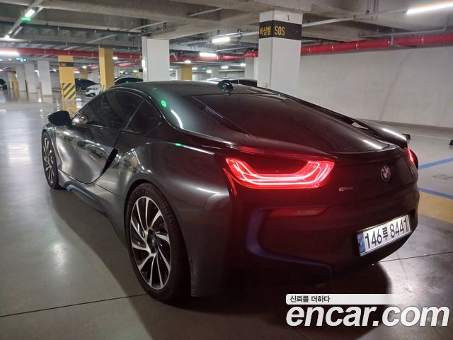 BMW i8 Coupe — пробег 98 000 км — фото 3 из 5
