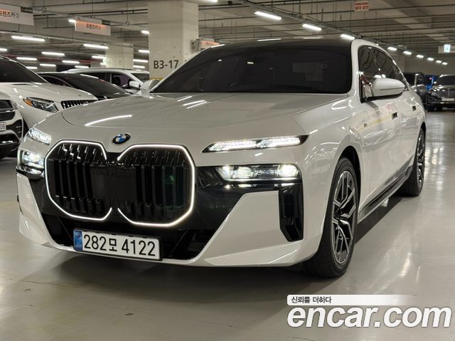 BMW 7-Series 740i xDrive M Sport — пробег 7 000 км — фото 1 из 5