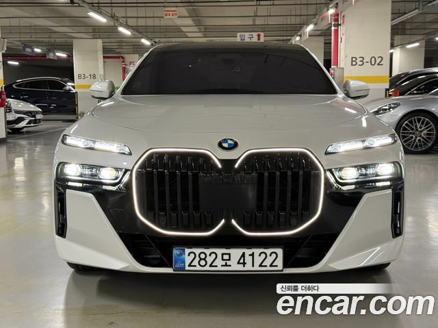 BMW 7-Series 740i xDrive M Sport — пробег 7 000 км — фото 2 из 5