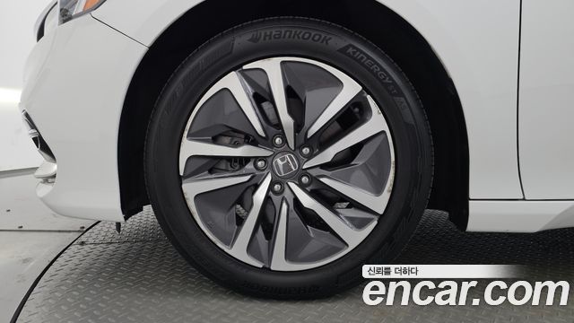 Honda Accord 2.0 Hybrid Touring — пробег 60 415 км — фото 5 из 5