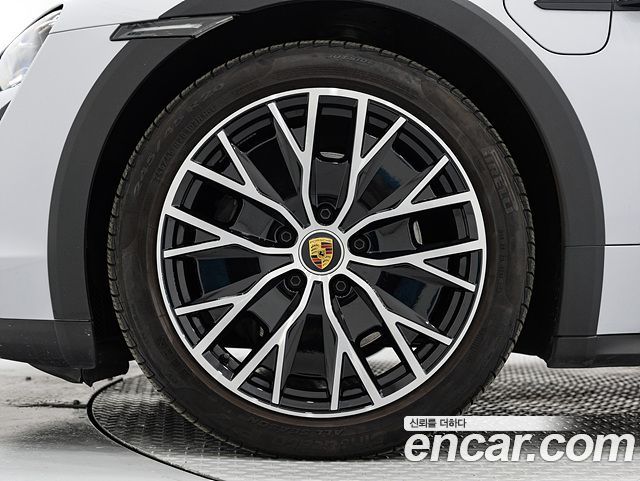 Porsche Taycan 4 Cross Turismo — пробег 28 210 км — фото 5 из 5