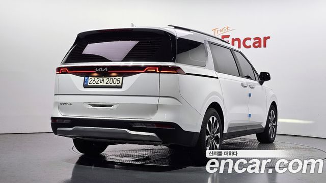 Kia Carnival 9-Seater Prestige — пробег 100 400 км — фото 2 из 5
