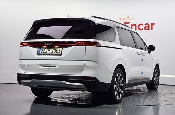 Kia Carnival 9-Seater Prestige — пробег 100 400 км — фото 2 из 5