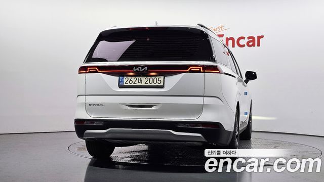 Kia Carnival 9-Seater Prestige — пробег 100 400 км — фото 4 из 5