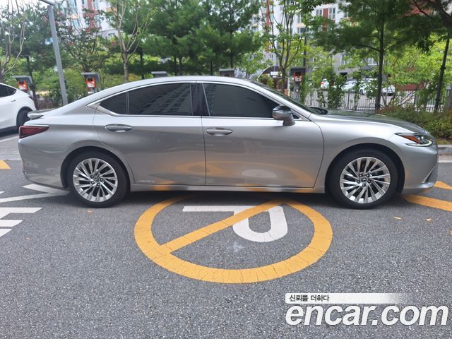 Lexus ES Luxury Plus — пробег 79 100 км — фото 4 из 5