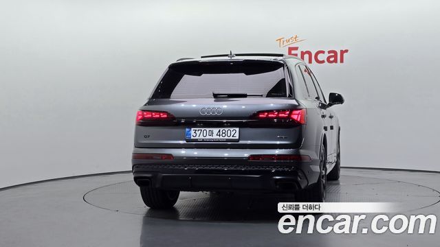Audi Q7 55 TFSI Quattro Premium — пробег 9 427 км — фото 4 из 5