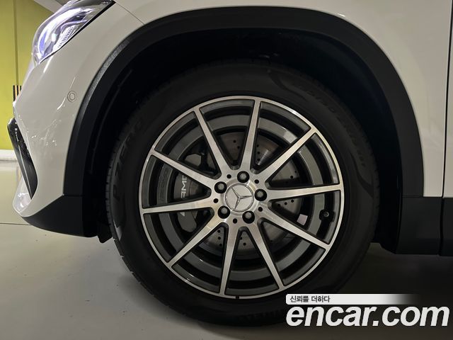 Mercedes-Benz GLA-Class GLA45 AMG 4MATIC+ — пробег 992 км — фото 3 из 5