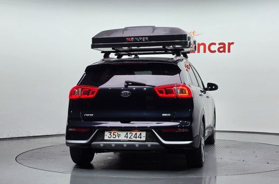 Kia Niro Prestige — пробег 106 479 км — фото 4 из 5