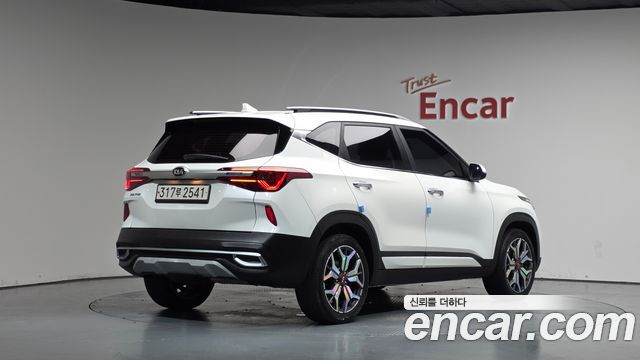 Kia Seltos из Кореи Encar