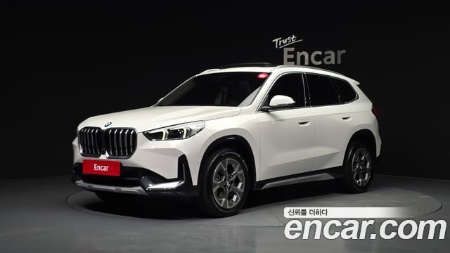 BMW X1 xDrive 20i xLine — пробег 5 897 км — фото 1 из 5