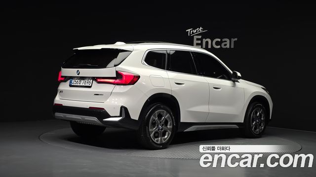 BMW X1 xDrive 20i xLine — пробег 5 897 км — фото 2 из 5