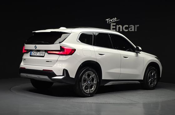 BMW X1 xDrive 20i xLine — пробег 5 897 км — фото 2 из 5