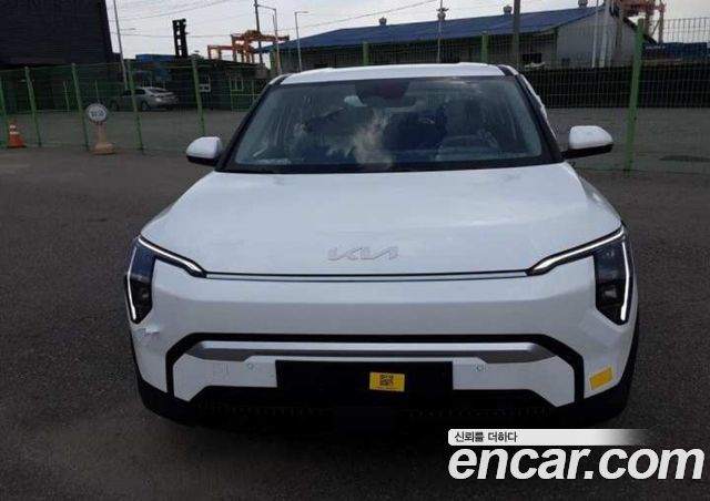 Kia EV3 Long Range 2WD AIr — пробег 1 км — фото 1 из 5