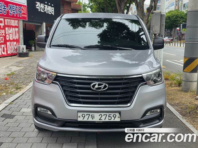 Hyundai Starex Van 3-Seater Smart — пробег 208 984 км — фото 3 из 5