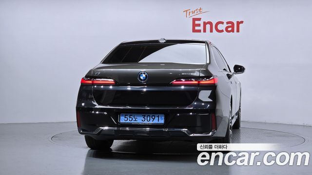BMW i7 eDrive 50 M Sport — пробег 49 835 км — фото 4 из 5