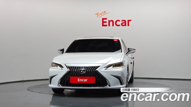 Lexus ES Luxury Plus — пробег 60 322 км — фото 3 из 5