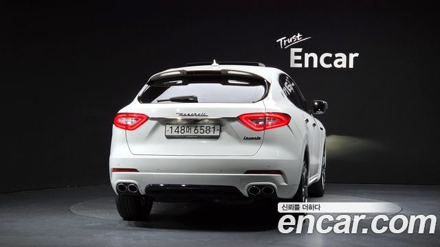 Maserati Levante из Кореи Encar