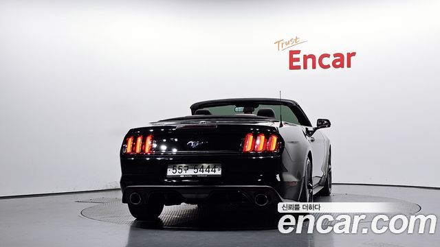 Ford Mustang Convertible — пробег 100 481 км — фото 4 из 5