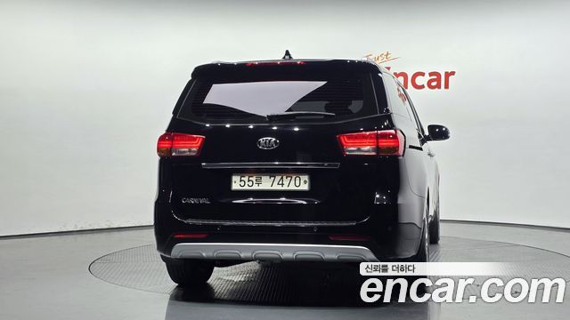 Kia Carnival из Кореи Encar