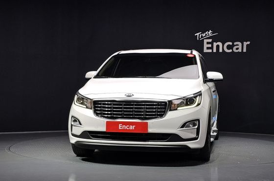 Kia Carnival 11-Seater Prestige — пробег 45 446 км — фото 3 из 5