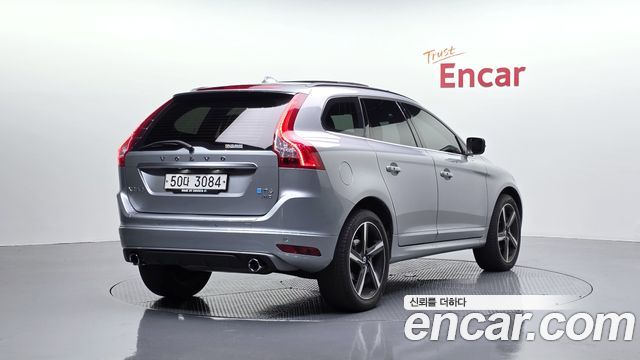 Volvo XC60 T6 R-Design 1st — пробег 76 114 км — фото 2 из 5